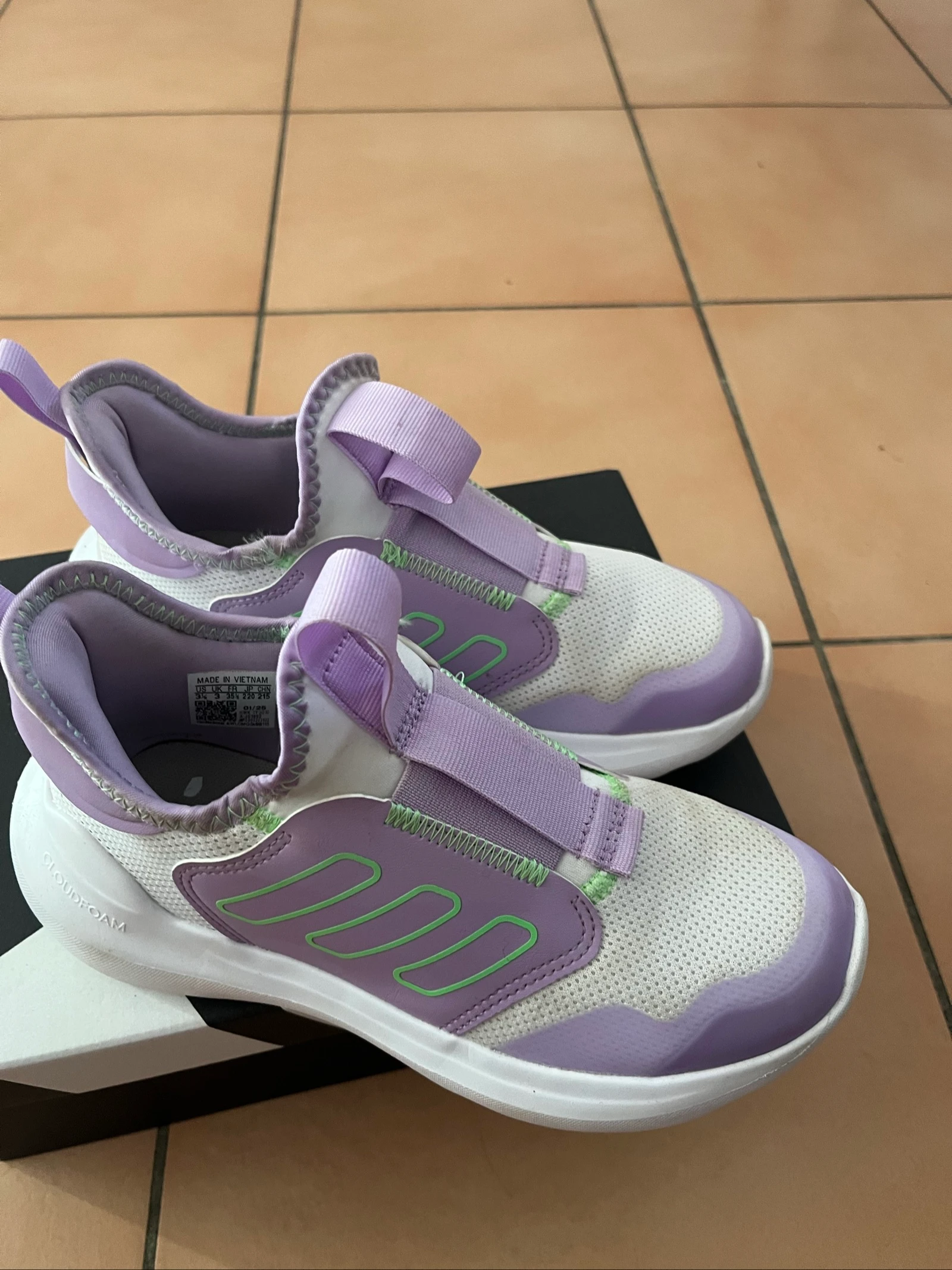 Basket adidas pointure 35 